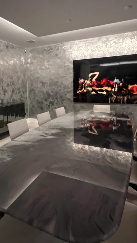 Mesa de comedor de metal